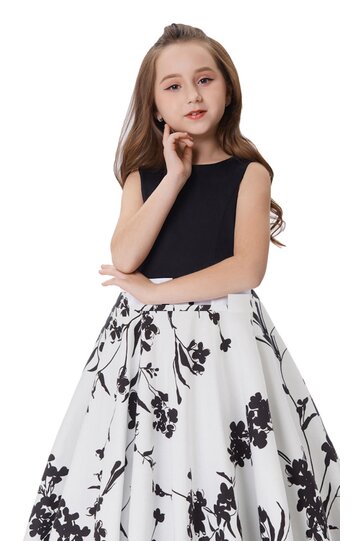 Rochie Karina alba cu flori negre