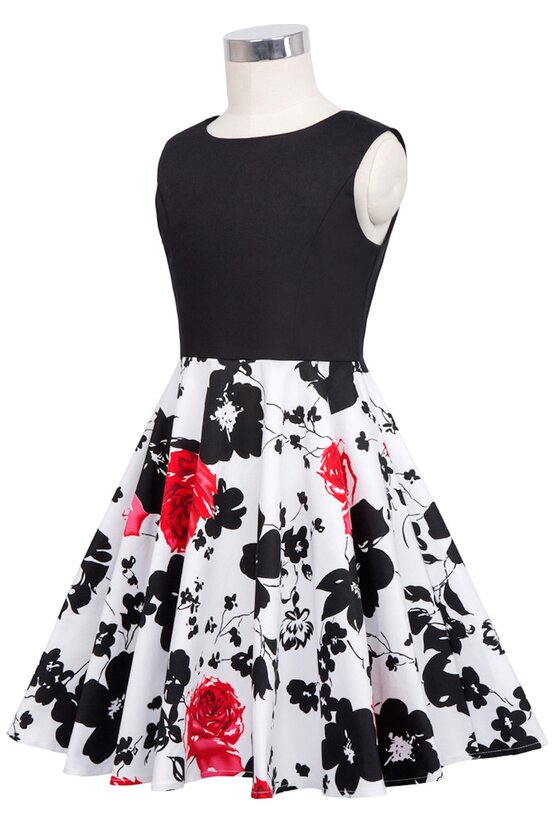 Rochie Karina alba cu flori negre si rosii 5111