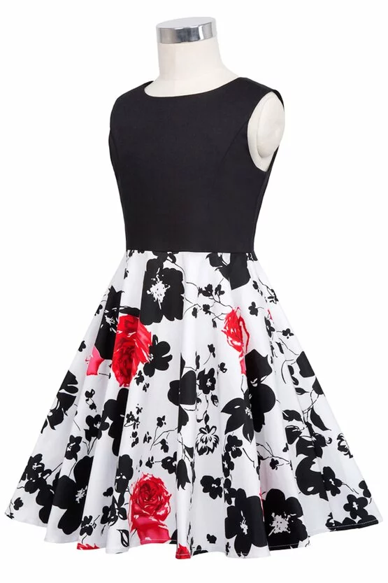 Rochie Karina alba cu flori negre si rosii 5111