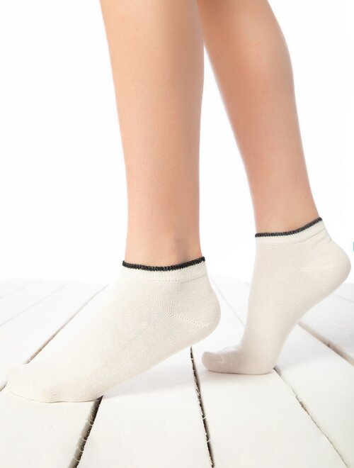 Sosete scurte ecru cu model discret pe manseta socks concept brg652