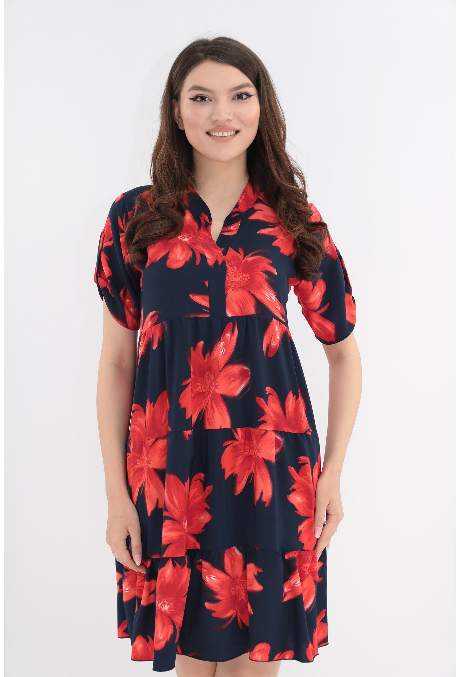Rochie bleumarin cu flori rosii maxi si volane