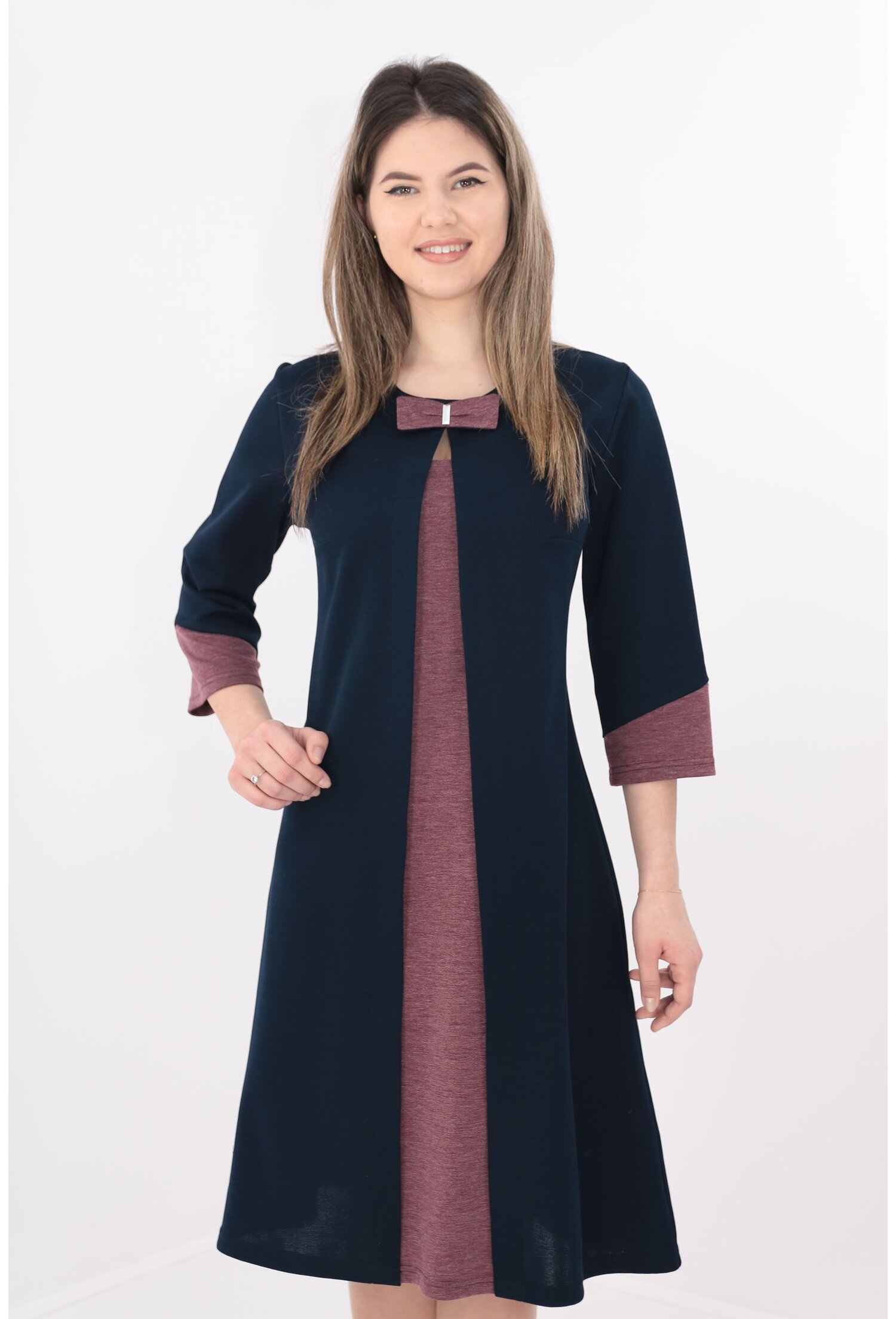 Rochie bleumarin cu insertii roz si aspect suprapus