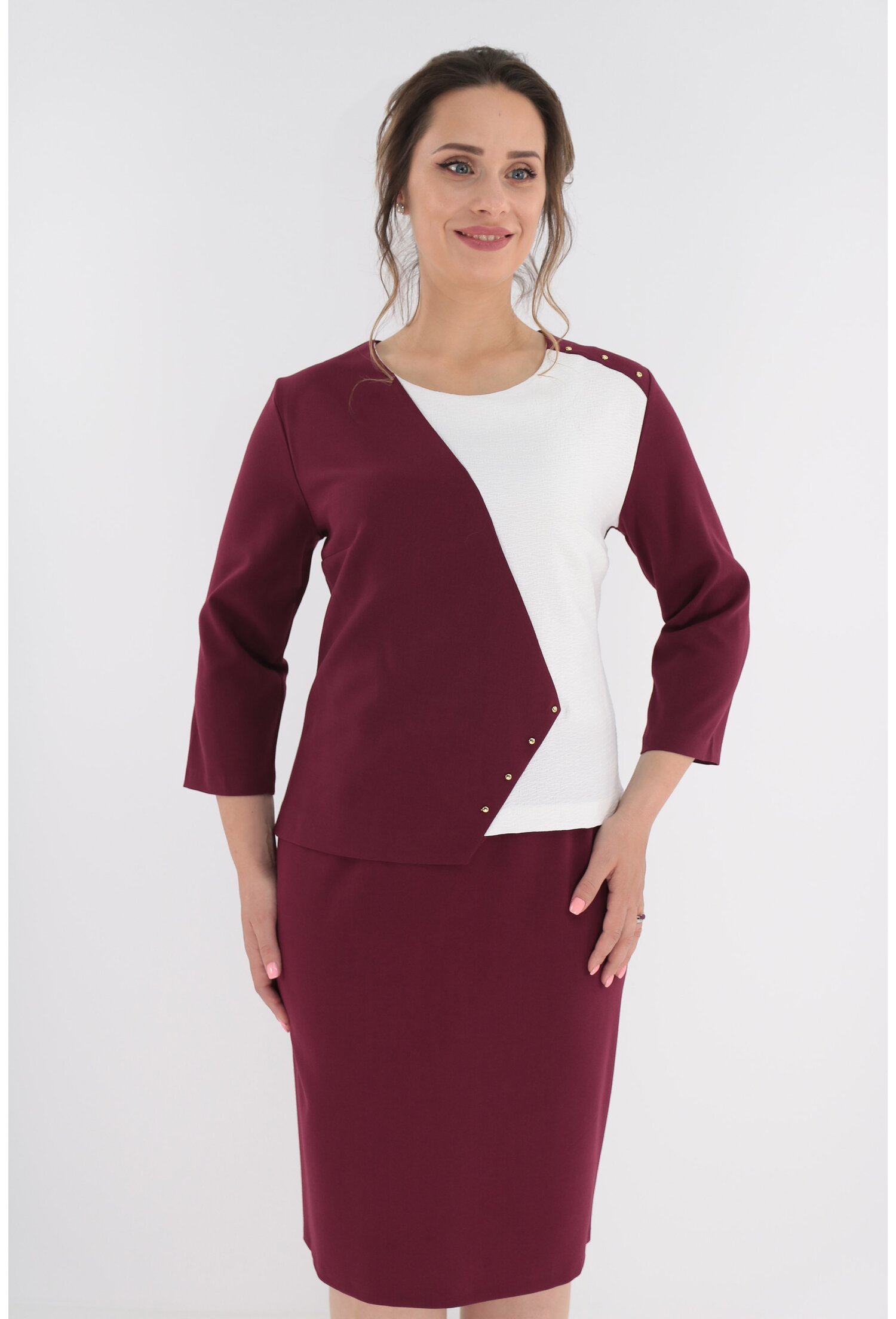 Rochie bordo cu brocard alb cu aspect de costum