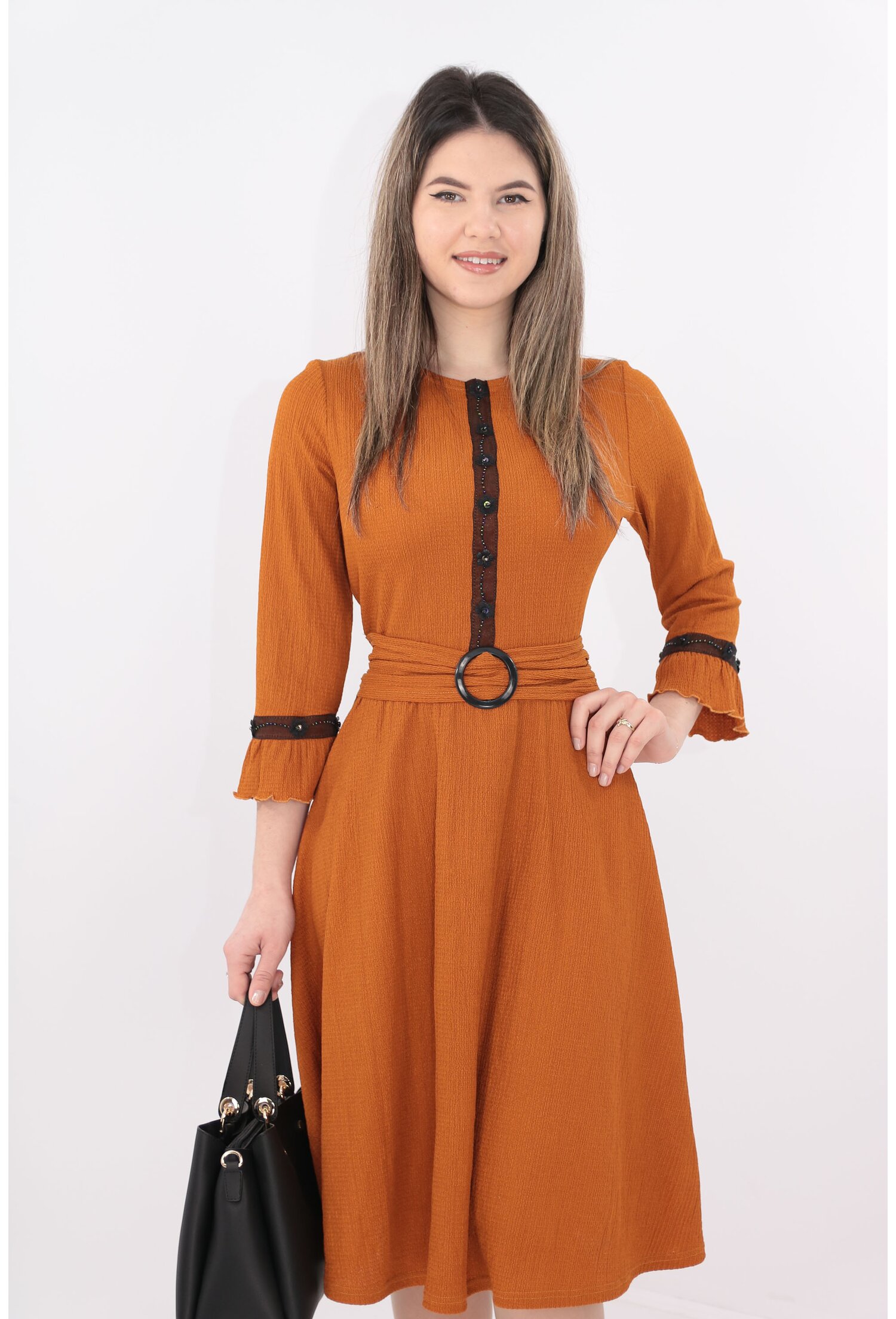 Rochie clos camel cu aplicatii hand-made negre