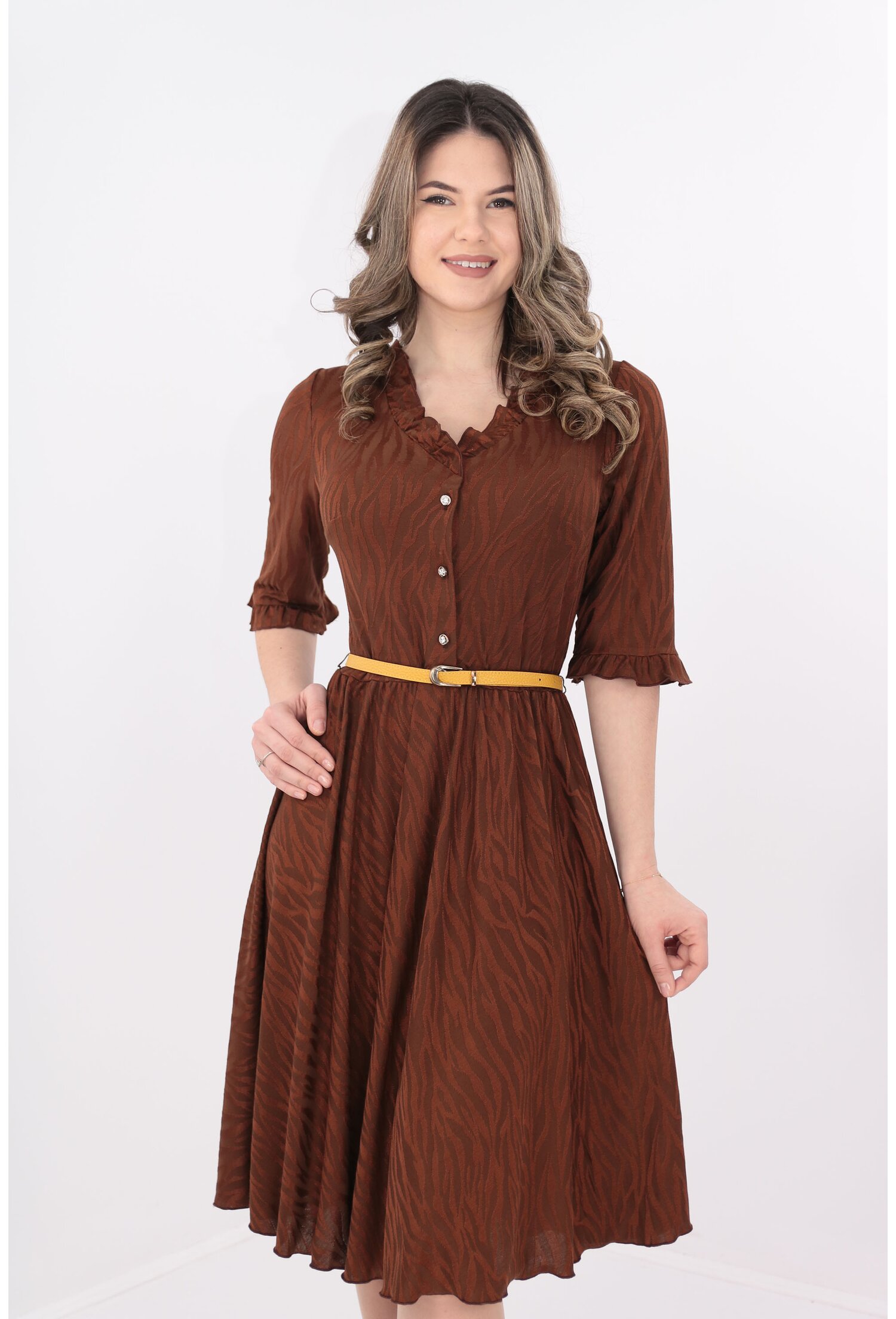 Rochie clos maro cu motive catifelate