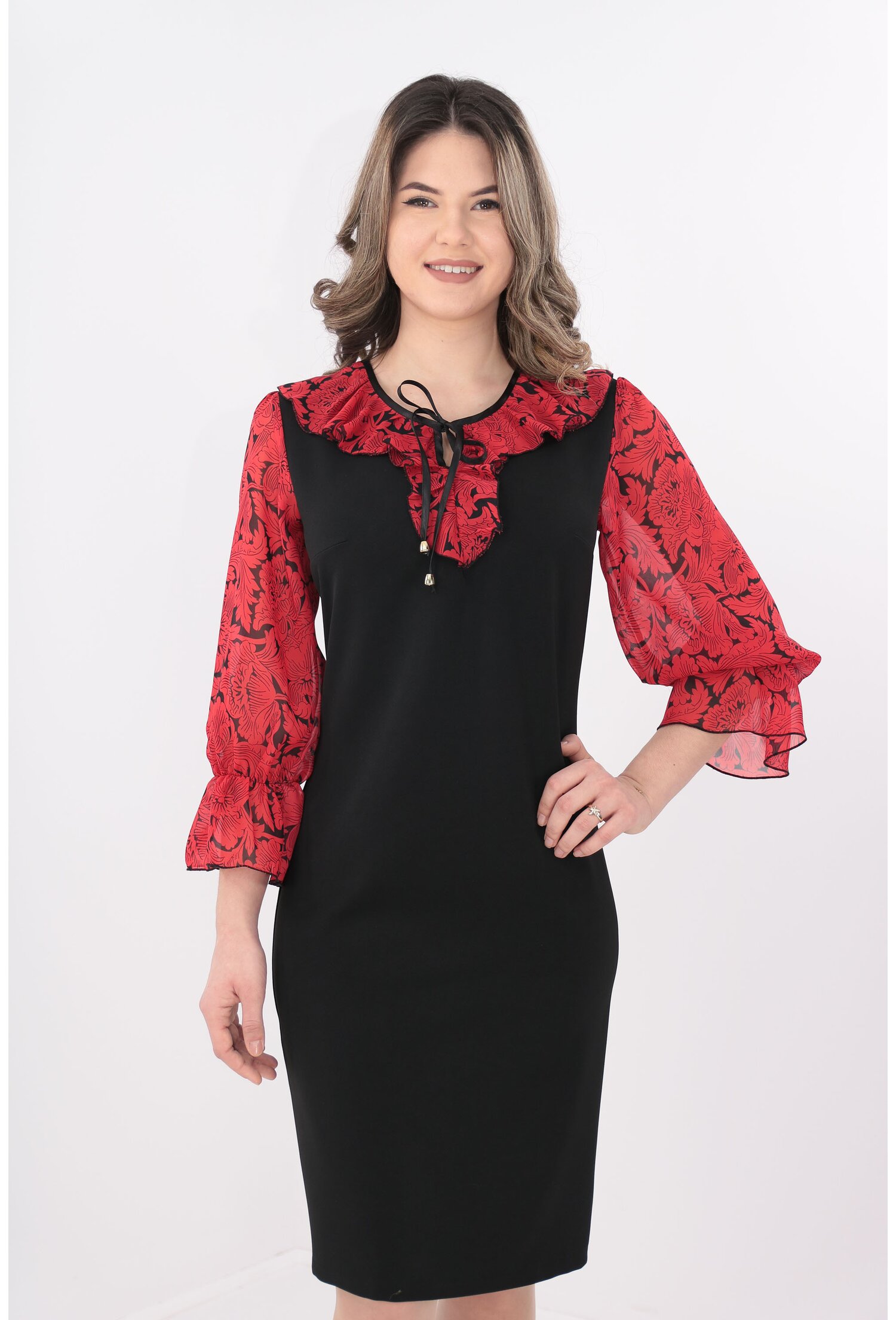 Rochie dreapta neagra cu volane si maneci din voal rosu