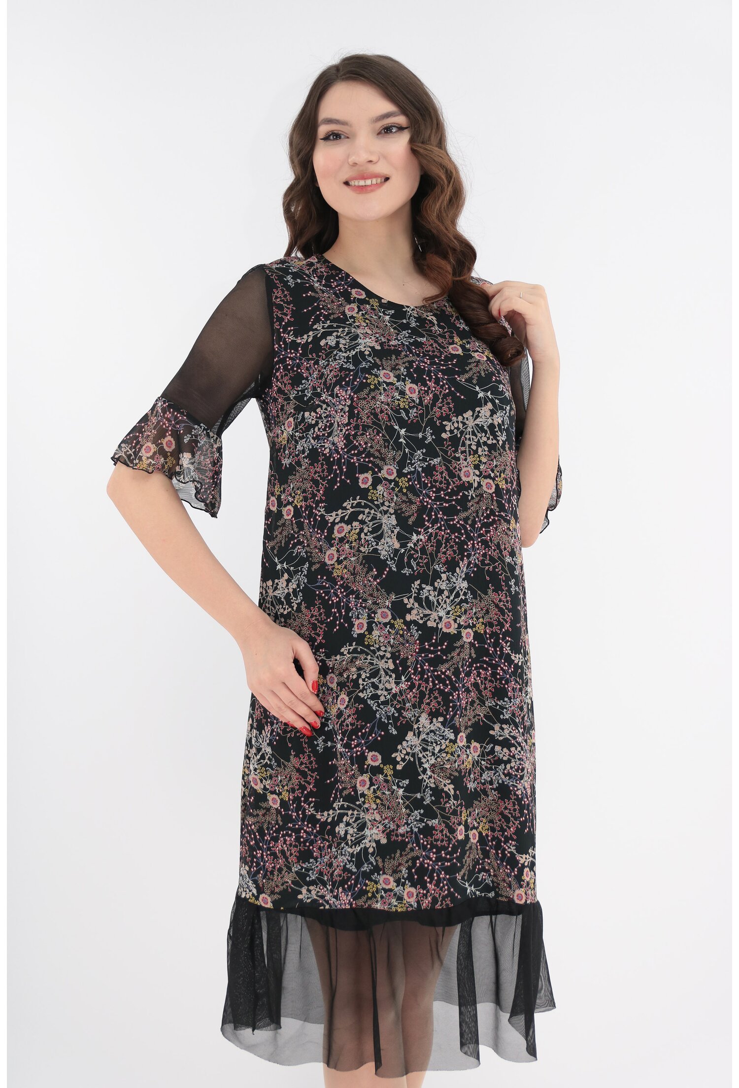 Rochie lejera cu imprimeu floral discret si volanas la tiv