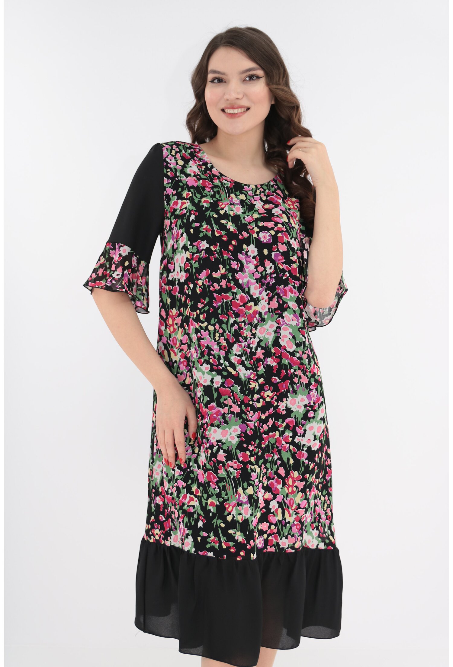 Rochie lejera cu imprimeu floral multicolor si volanas la tiv