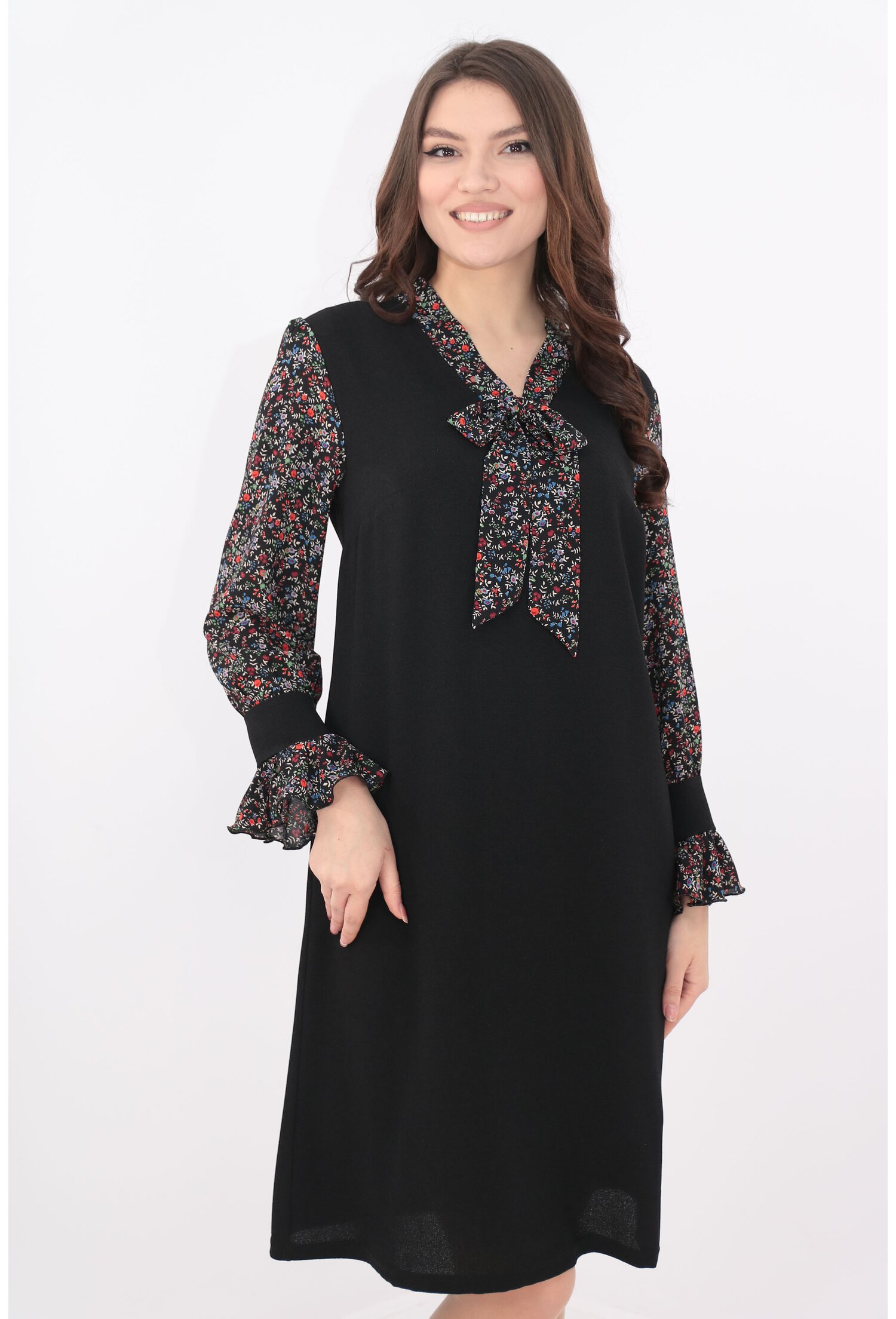Rochie lejera neagra cu esarfa multicolora