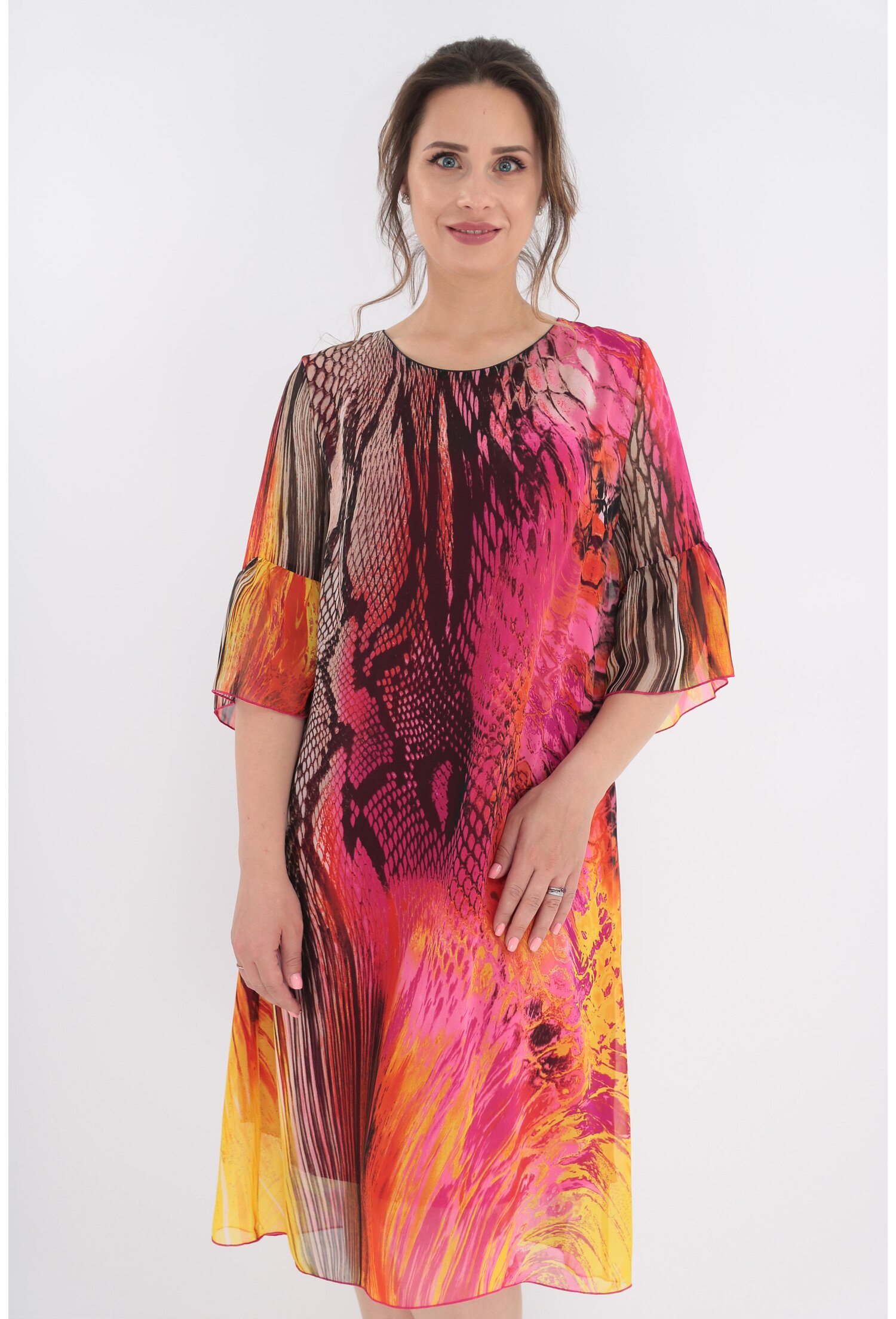 Rochie vaporoasa din voal cu desen bordurat animal print fucsia