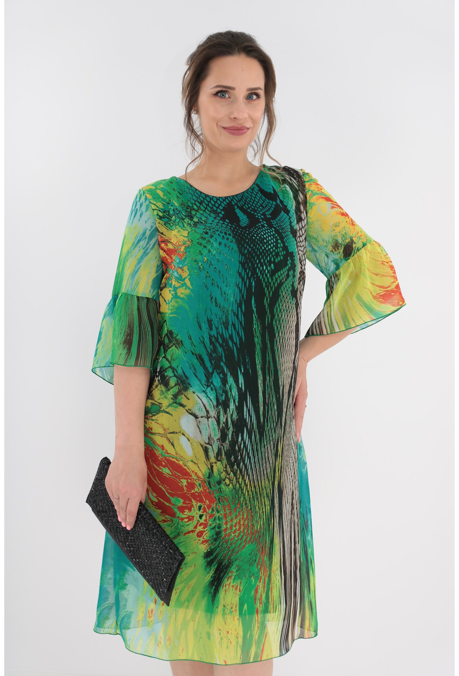 Rochie vaporoasa din voal cu desen bordurat verde